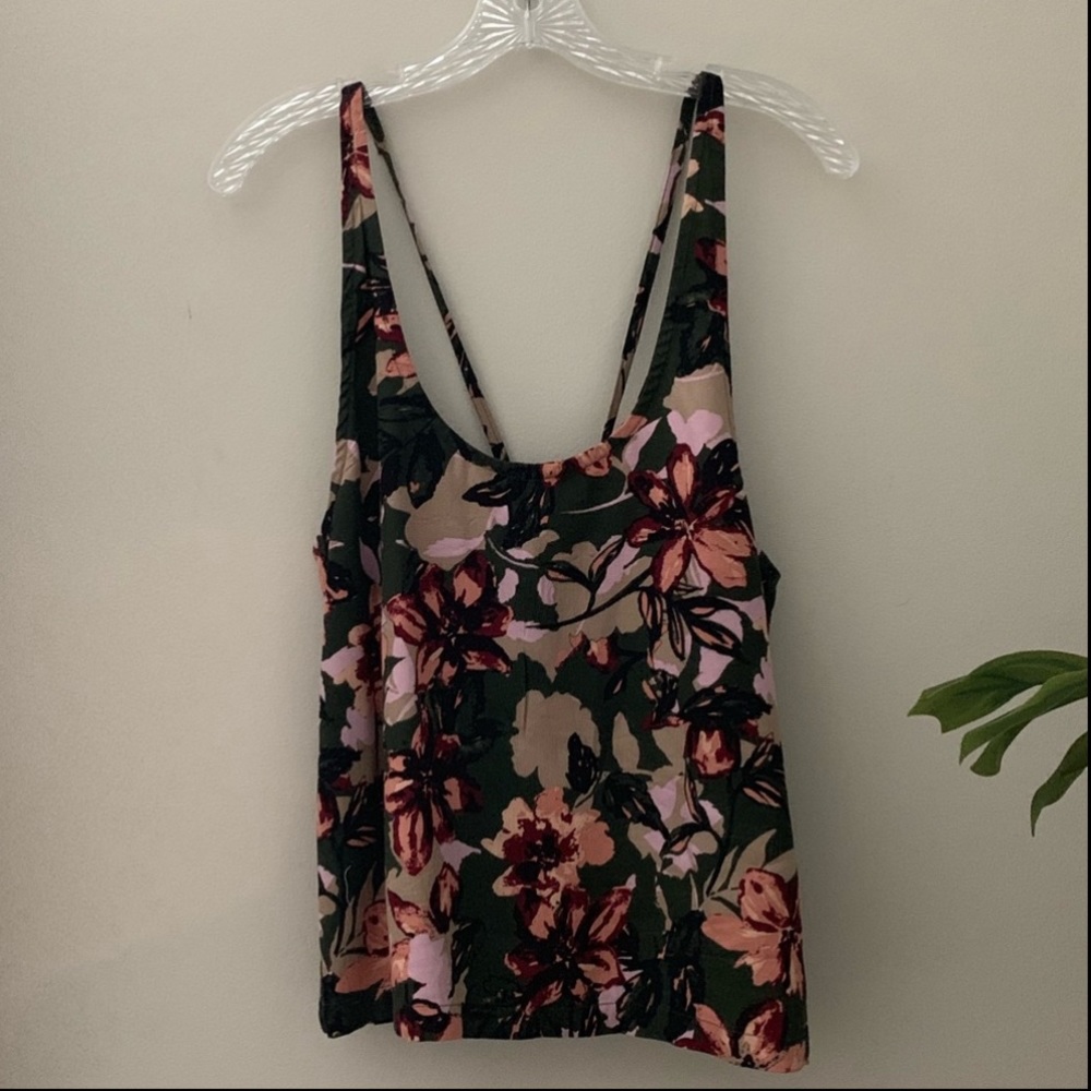 RVCA floral cross back tank top - Great gently used condition Medium